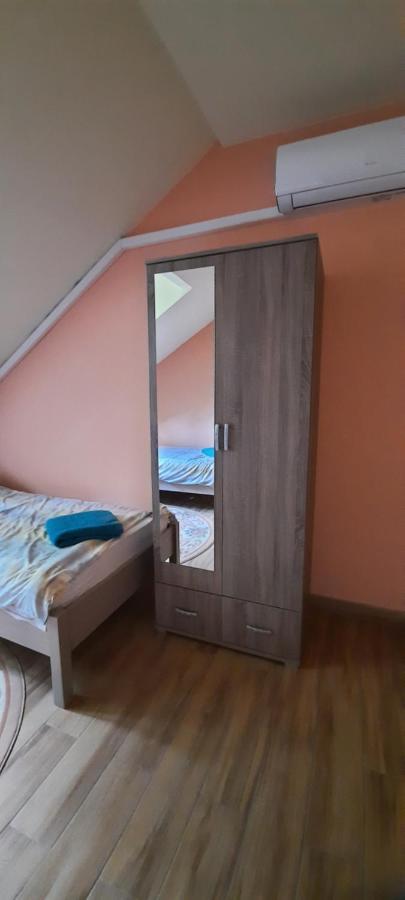 Torony Lovarda Maganszallas Kiskunfélegyháza Exteriér fotografie